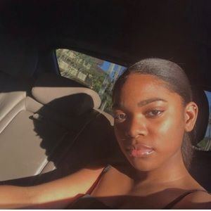 Meet your Posher, Leilani